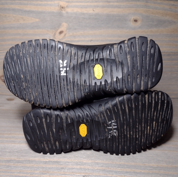 UGG Adirondack ll Leather Waterproof Vibram Boots Womens Size 5 Purple - Picture 6 of 8